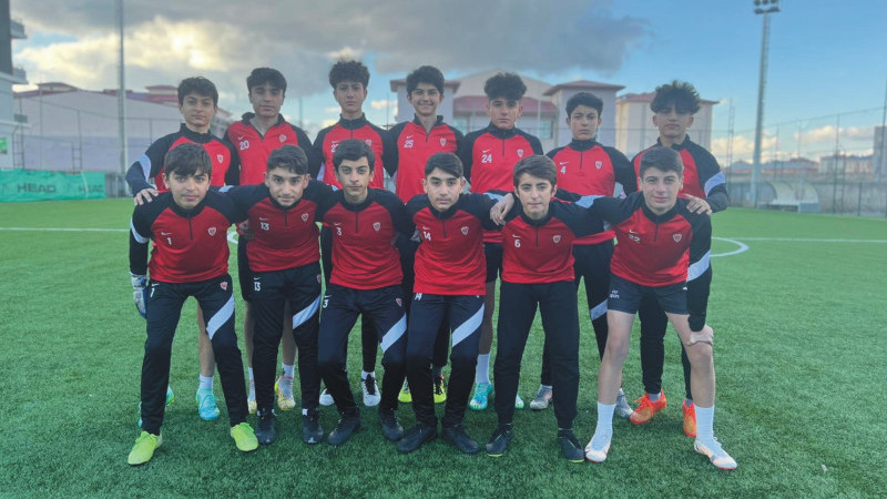 U-14 Yolcusu Ağrı Gücü’ne Kemal Çiftçi’den Eşofman Desteği