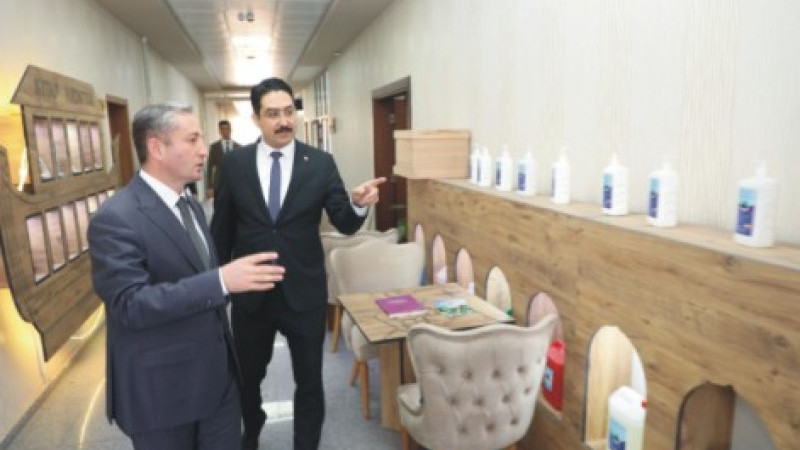 Hamur Kaymakamı Yıldırım, Milli Eğitim Müdürü Kökrek’i ziyaret etti
