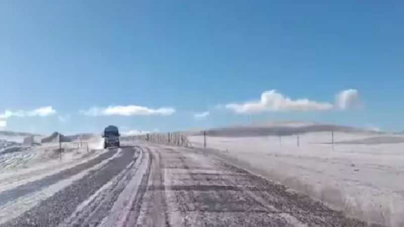Ağrı'da  kar yağışı etkili oldu