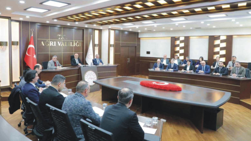 Ağrı Valisi Koç, turizm ve trafik toplantıları yaptı