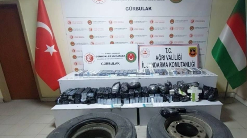 TIR'ın lastiklerinde 123 bin 800 uyuşturucu hap ele geçirildi 