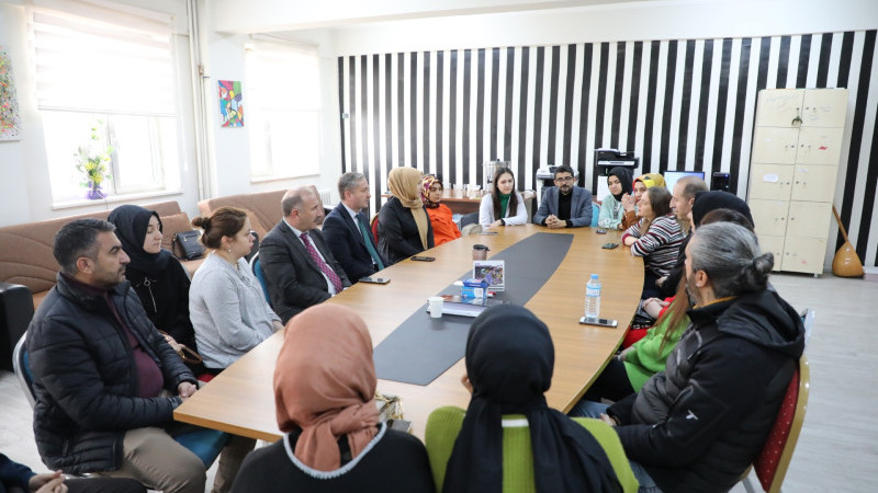 Ağrı Milli Eğitim Müdürü Kökrek'ten okul ziyaretleri