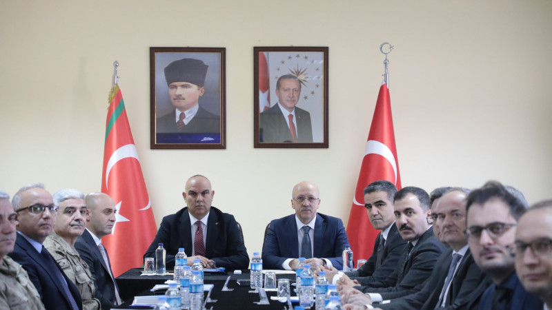 Bakan yardımcısı Gürbulak sorunu çözmek için geldi