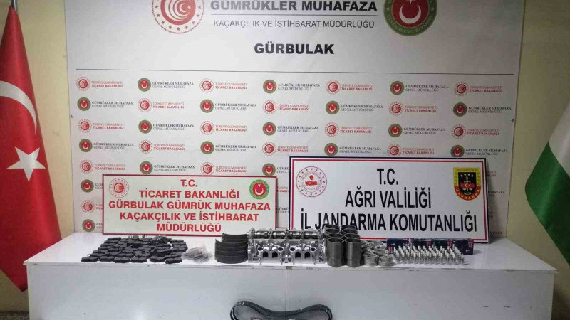 Doğubayazıt'ta gümrük kaçağı araba parçaları ele geçirildi
