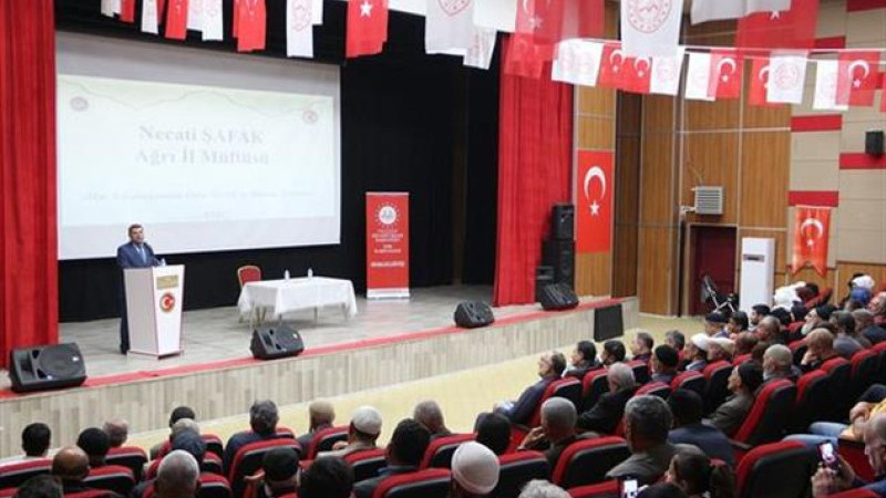 Agri'da Hac Eğitim Ve Bilgilendirme Semineri