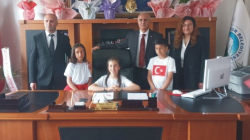 Minikler Hamur Belediye Başkanlığı Koltuğuna Oturdu