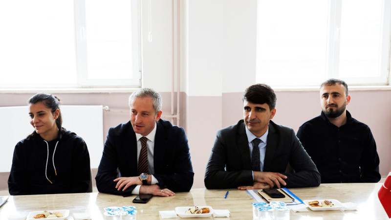 Ağrı Milli Eğitim Müdürü Kökrek Hamur'da öğretmenlere Maarif Modeli'ni anlattı