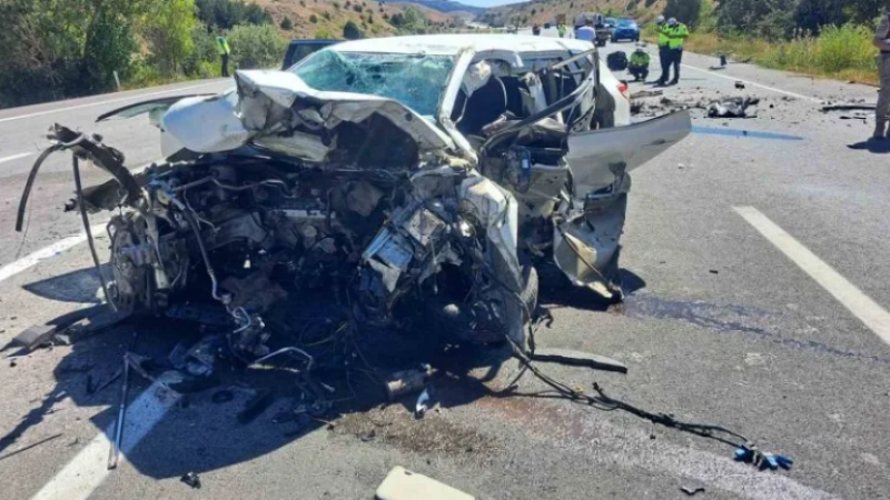 Ağrı’dan Konya’ya giden otomobilin karıştığı kazada 3 kişi ödü!