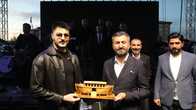 Ak Parti İl Başkanı İlhami Yıldız ve UNİAK’ın katkılarıyla Semicenk Konseri Düzenlendi