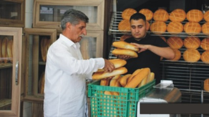 Bakkal ve marketlere ekmek satışını durdurmuşlardı! Zam kararı çıktı...