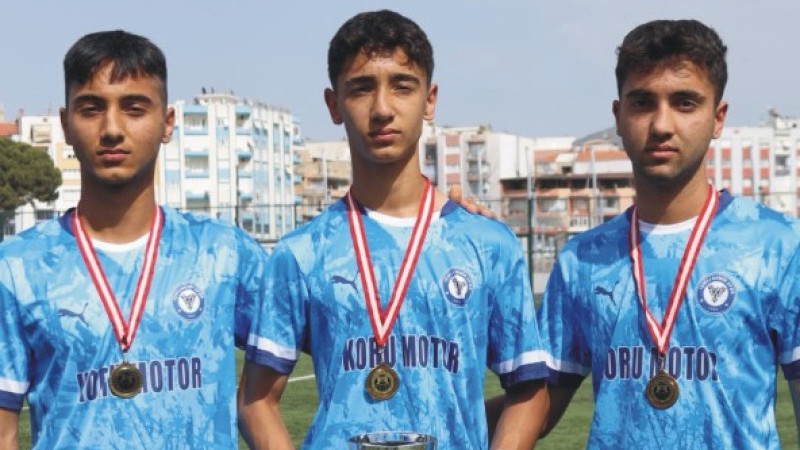 AĞRILI ÜÇÜZLERDEN MEMLEKET ÇAĞRISI: “AĞRI 1970 FORMASI GİYMEK GURUR VERİR”