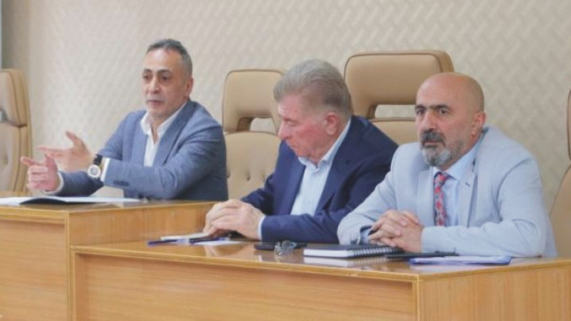 Başkan Metin Karadoğan İlk toplantısını Birim Müdürleri ile yaptı