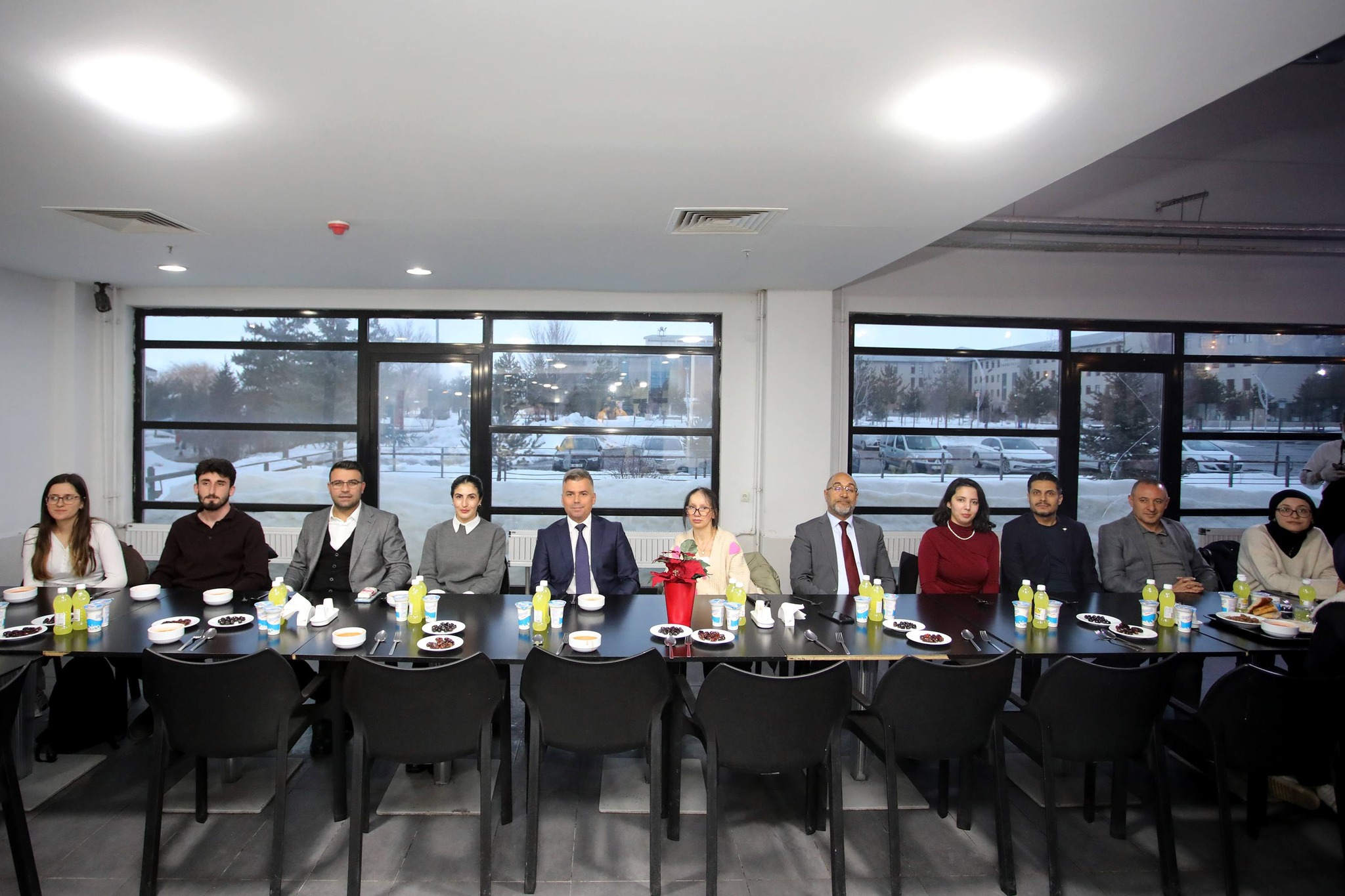 AİÇÜ’de İlk İftar Öğrencilerle Açıldı